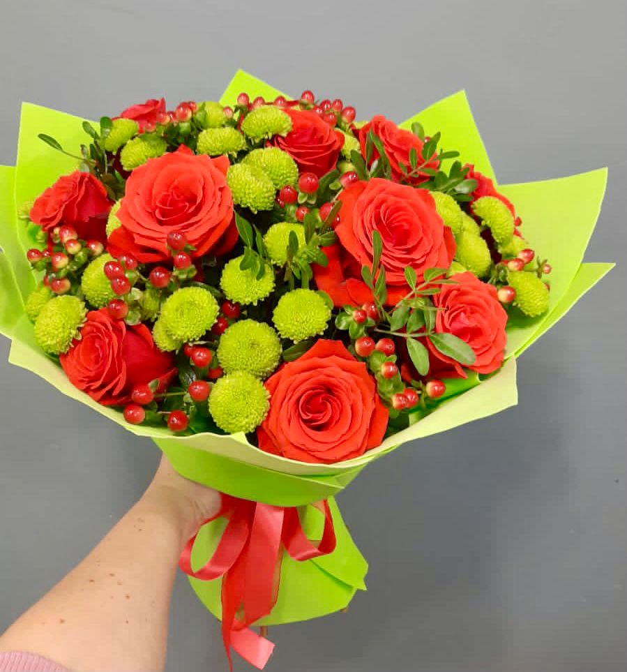 Букет цветов из: Хризантемы и Розы в Огаревка