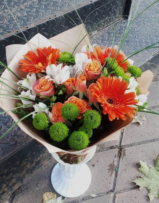 Букет цветов из: Герберы, Хризантемы, Альстромерии и Розы в Огаревка