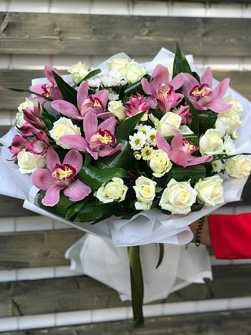 Букет цветов из: Розы и Хризантемы в Огаревка