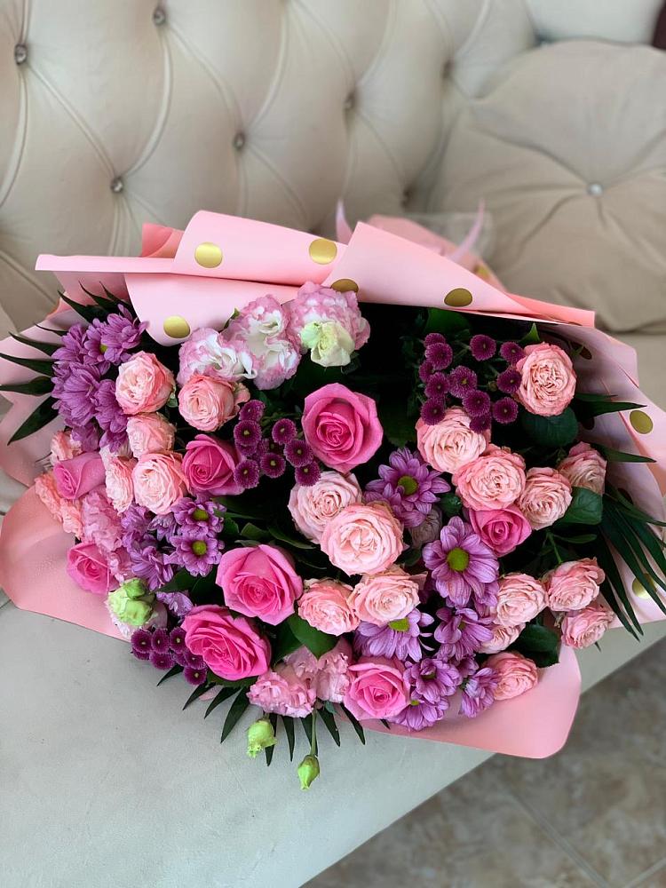 Букет цветов из: Хризантемы, Розы и Лизиантусы в Огаревка