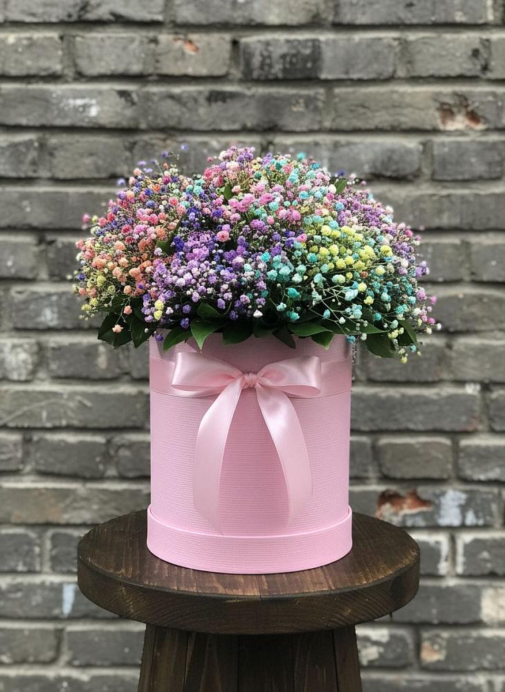 Цветочная композиция из Гипсофила и Розы в шляпной коробке в Огаревка
