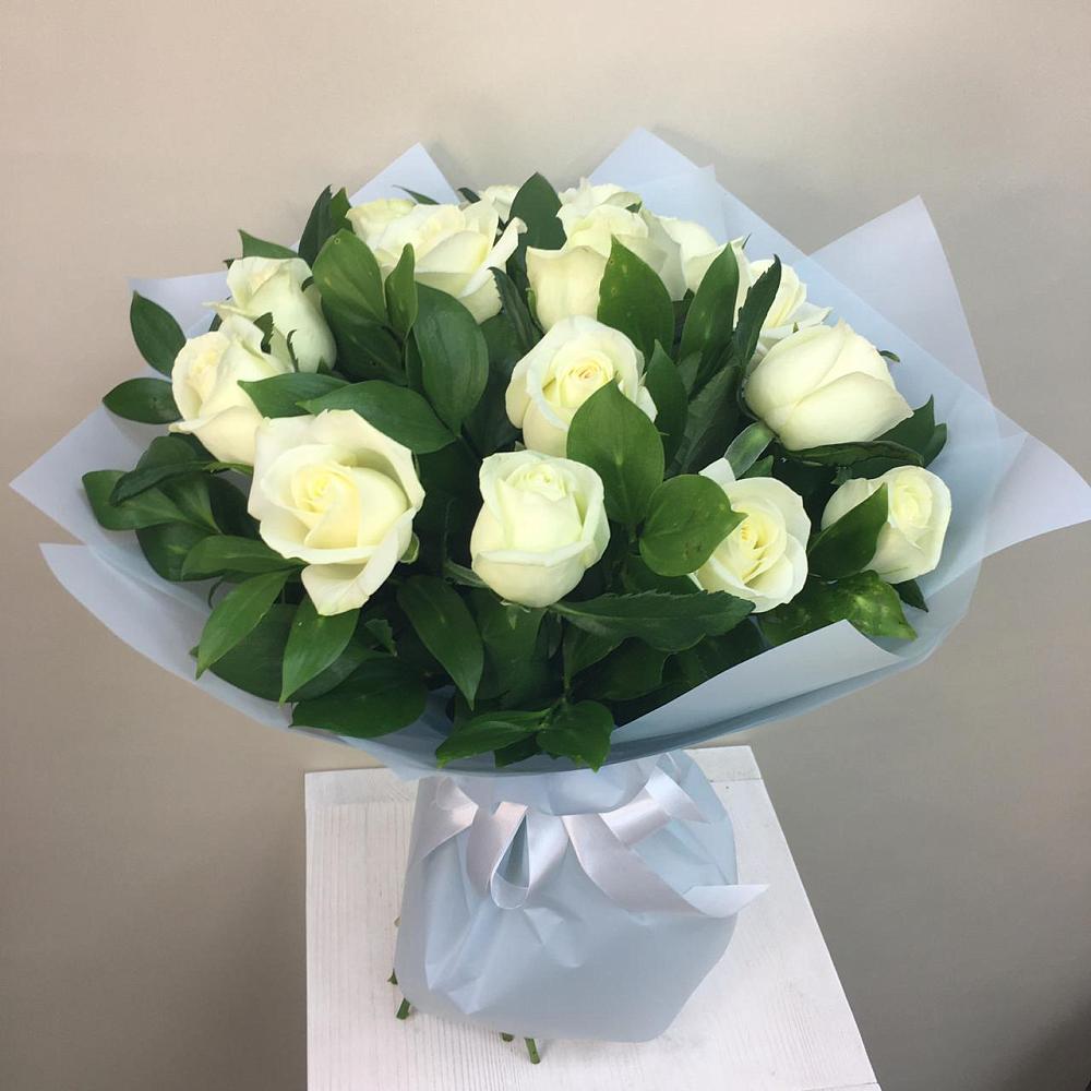 Букет 15 Белых роз Проуд в Огаревка