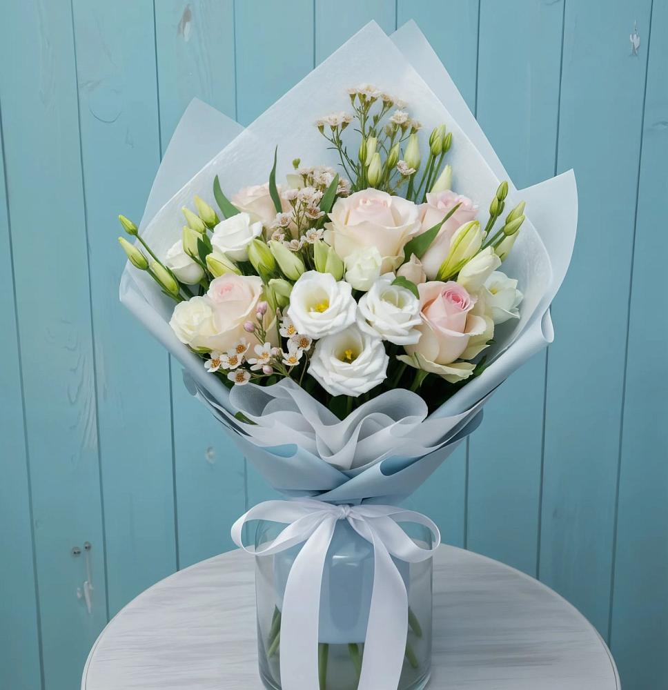 Букет цветов из: Розы и Лизиантусы в Огаревка