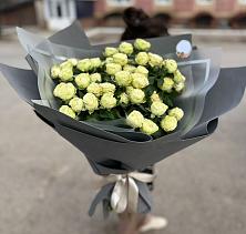 Букет Белые кустовые розы Солинеро в Огаревка