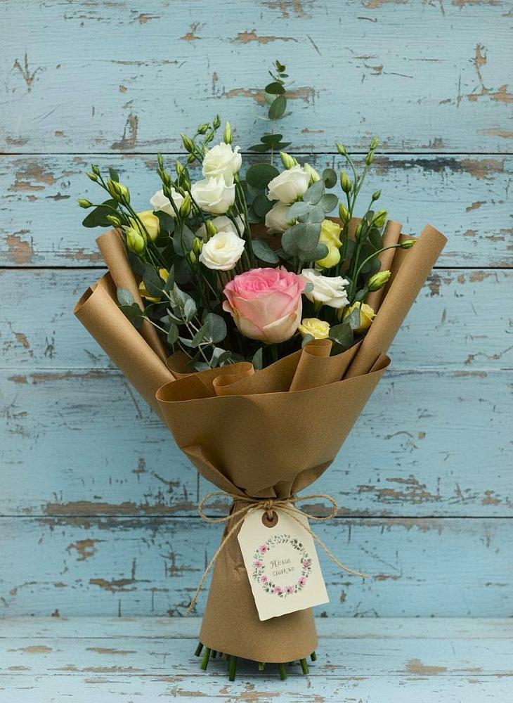 Букет цветов из: Розы и Лизиантусы в Огаревка