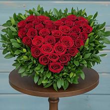 Цветочная композиция из Розы в виде сердца в Огаревка