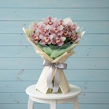 Букет цветов из:  Орхидеи и Розы #REPLACE_PRED# Огаревка