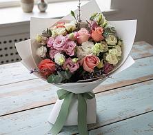 Букет цветов из:  Розы, Лизиантусы и Гвоздики в Огаревка