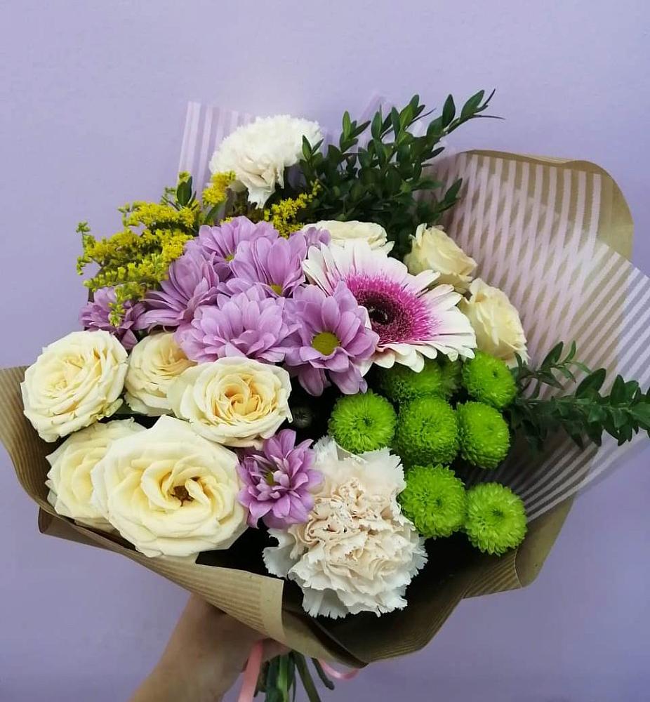 Букет цветов из: Хризантемы, Розы, Гвоздики и Герберы в Огаревка