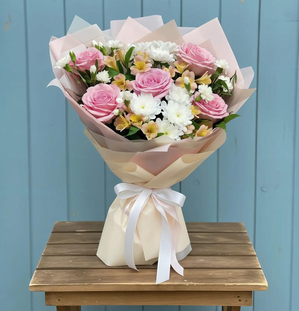 Букет цветов из: Гвоздики, Орхидеи и Розы в Огаревка