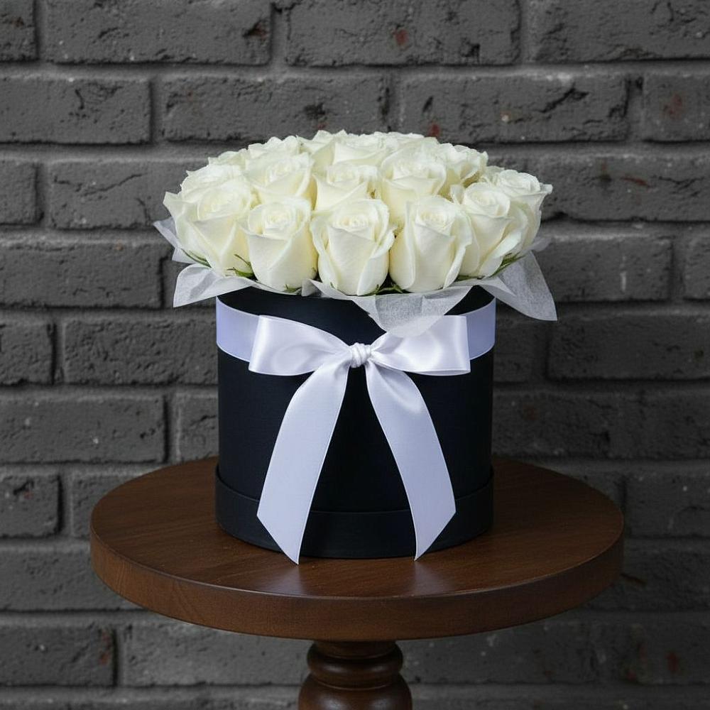 Цветочная композиция из Розы в шляпной коробке в Огаревка