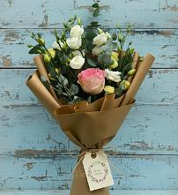 Букет цветов из:  Розы и Лизиантусы в Огаревка