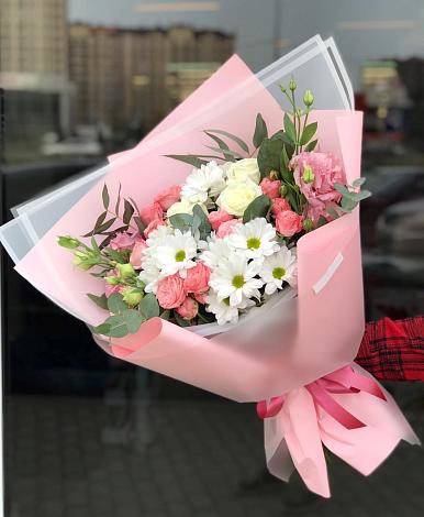 Букет цветов из: Розы, Лизиантусы и Хризантемы в Огаревка