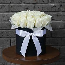 Цветочная композиция из Розы в шляпной коробке в Огаревка